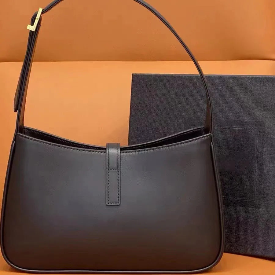 Modieuze leren onderarmtas met krokodillenpatroon voor dames, stedelijke minimalistische stijl, klein formaat, zachte vorm, enkele schouderriem